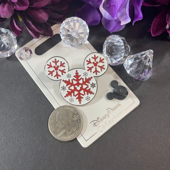 Disney Mickey Mouse Trading Pin Icon Christmas Snowflake Lapel Pin Brooch Badge - Picture 2 of 5